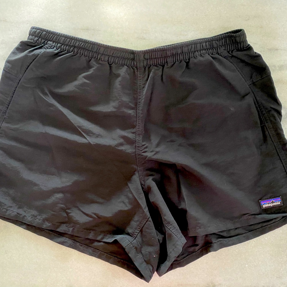 Patagonia women’s black baggies, size large 5” inseam